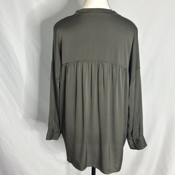 VINCE Silk Green V Neck Popover Long Sleeve Blouse Top Small - Picture 5 of 8
